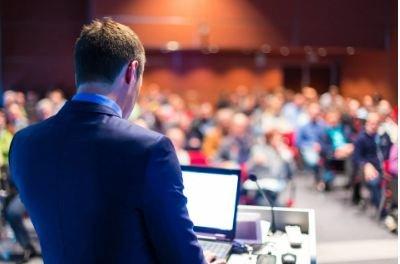 Die Kunst der Rede: Praxisorientierte Rhetorik – ﻿von der Struktur zur Praxis. (Seminar | Kehl)